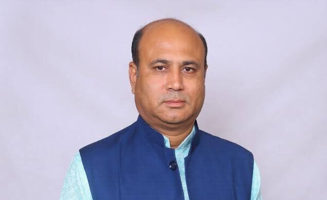 राष्ट्रिय मुक्ति पार्टी छाडेर रास्वपामा प्रवेश गरे नेजामुद्दिन शमानी